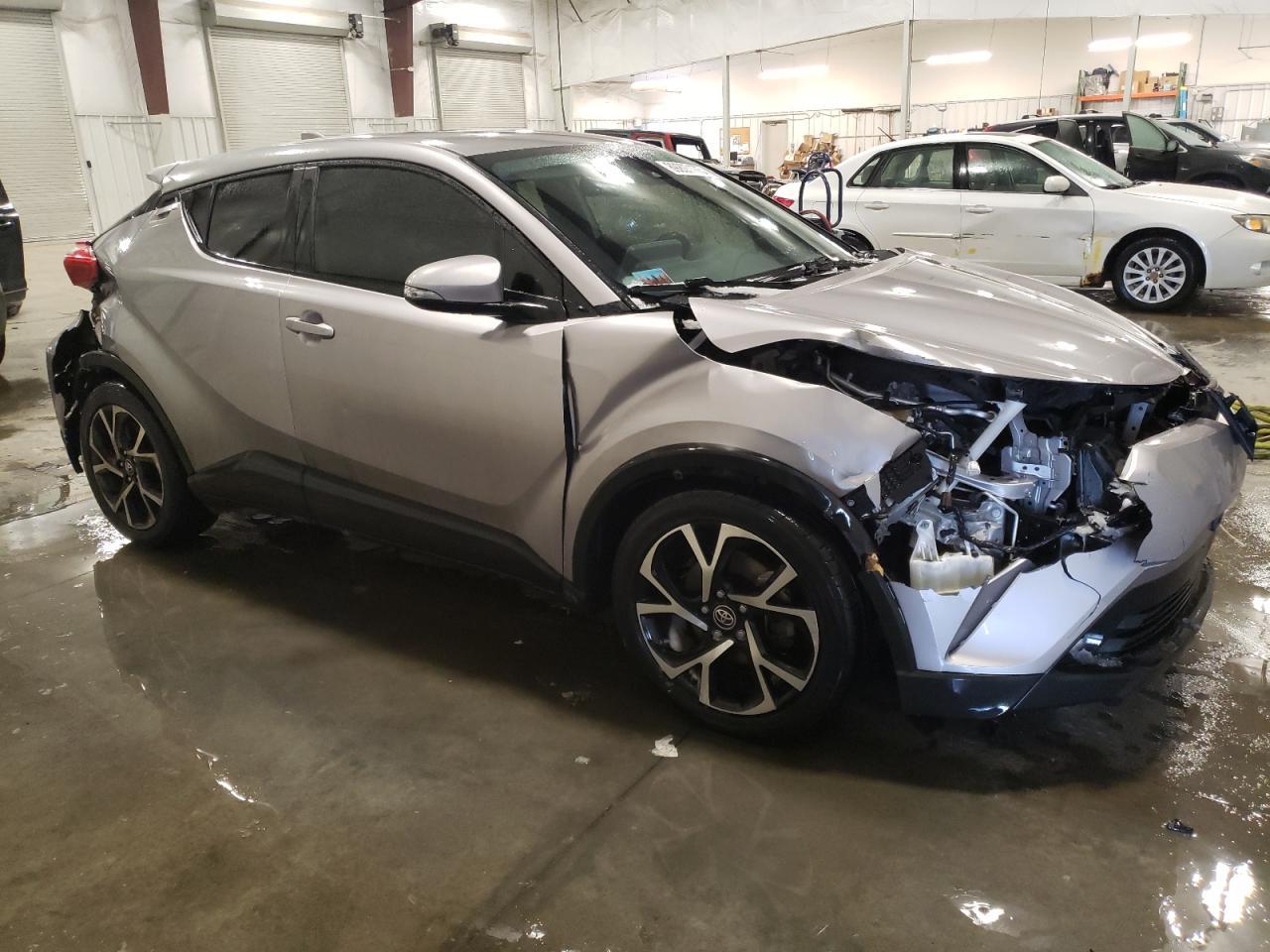 2019 TOYOTA C-HR XLE - Image 4
