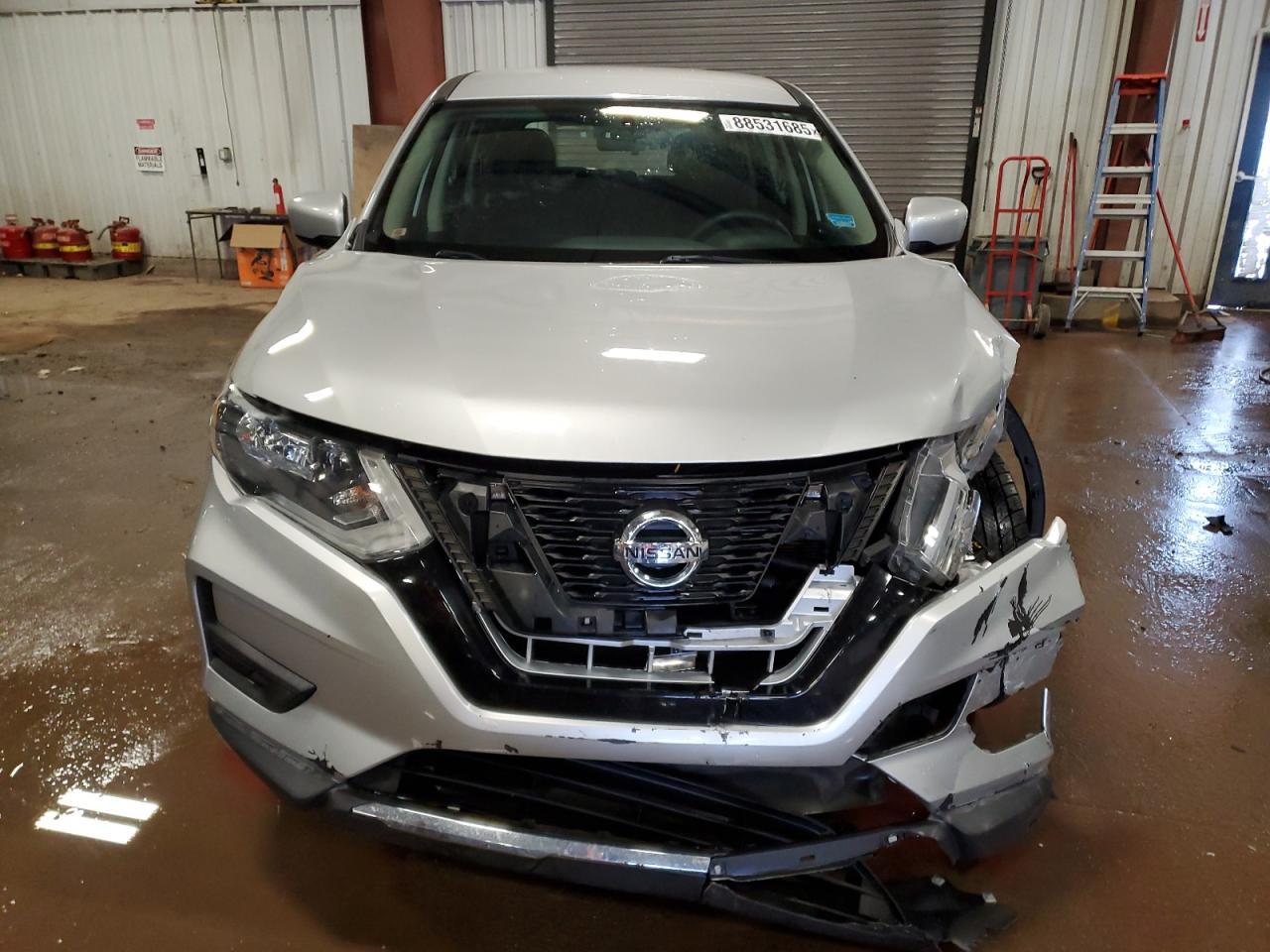 2017 NISSAN ROGUE SV - Image 5