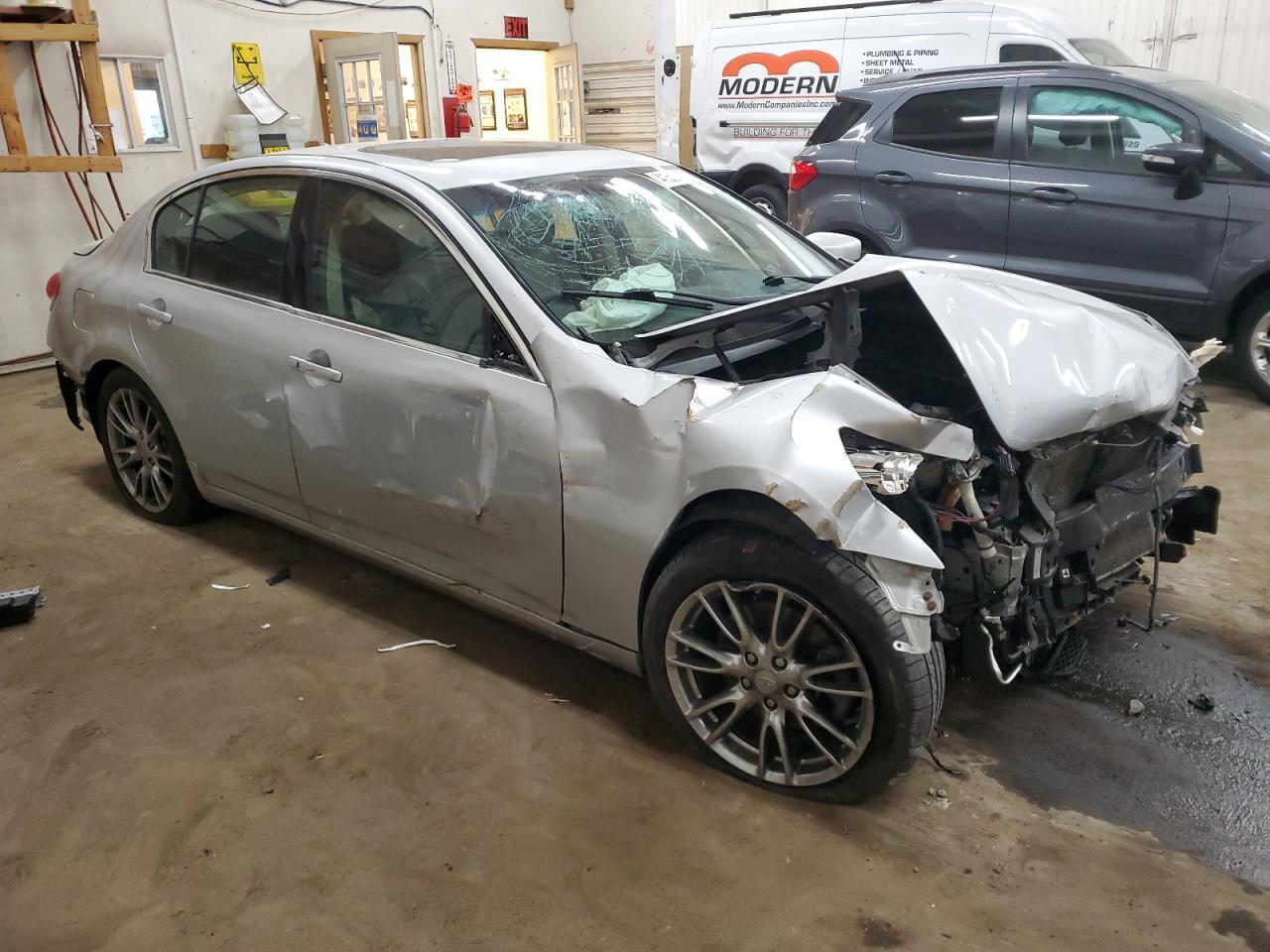 2011 INFINITI G37 - Фото 4