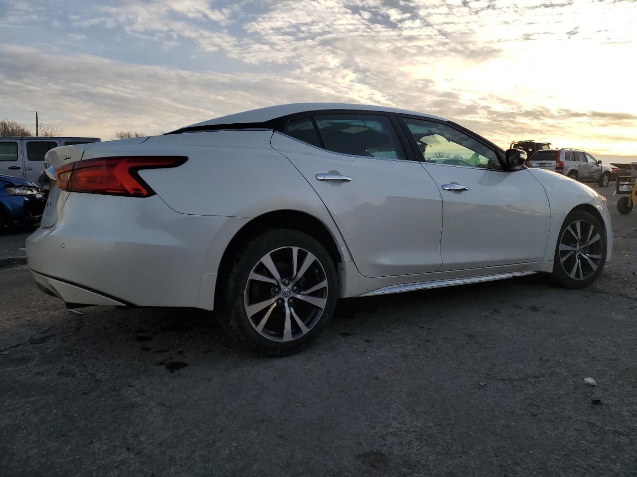 2017 NISSAN MAXIMA 3.5 - Фото 3
