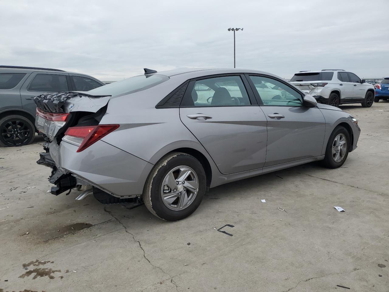 2024 HYUNDAI ELANTRA SE - Image 3