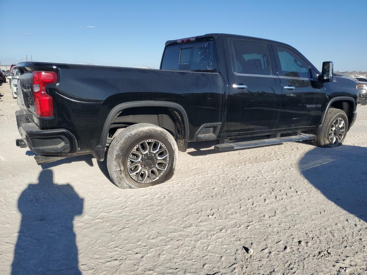 2023 CHEVROLET SILVERADO - Фото 3