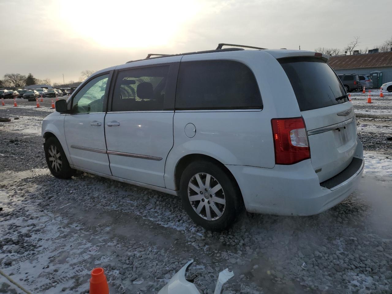 2014 CHRYSLER TOWN & COU - Image 2