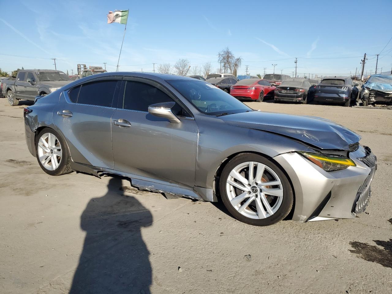 2021 LEXUS IS 300 - Image 4