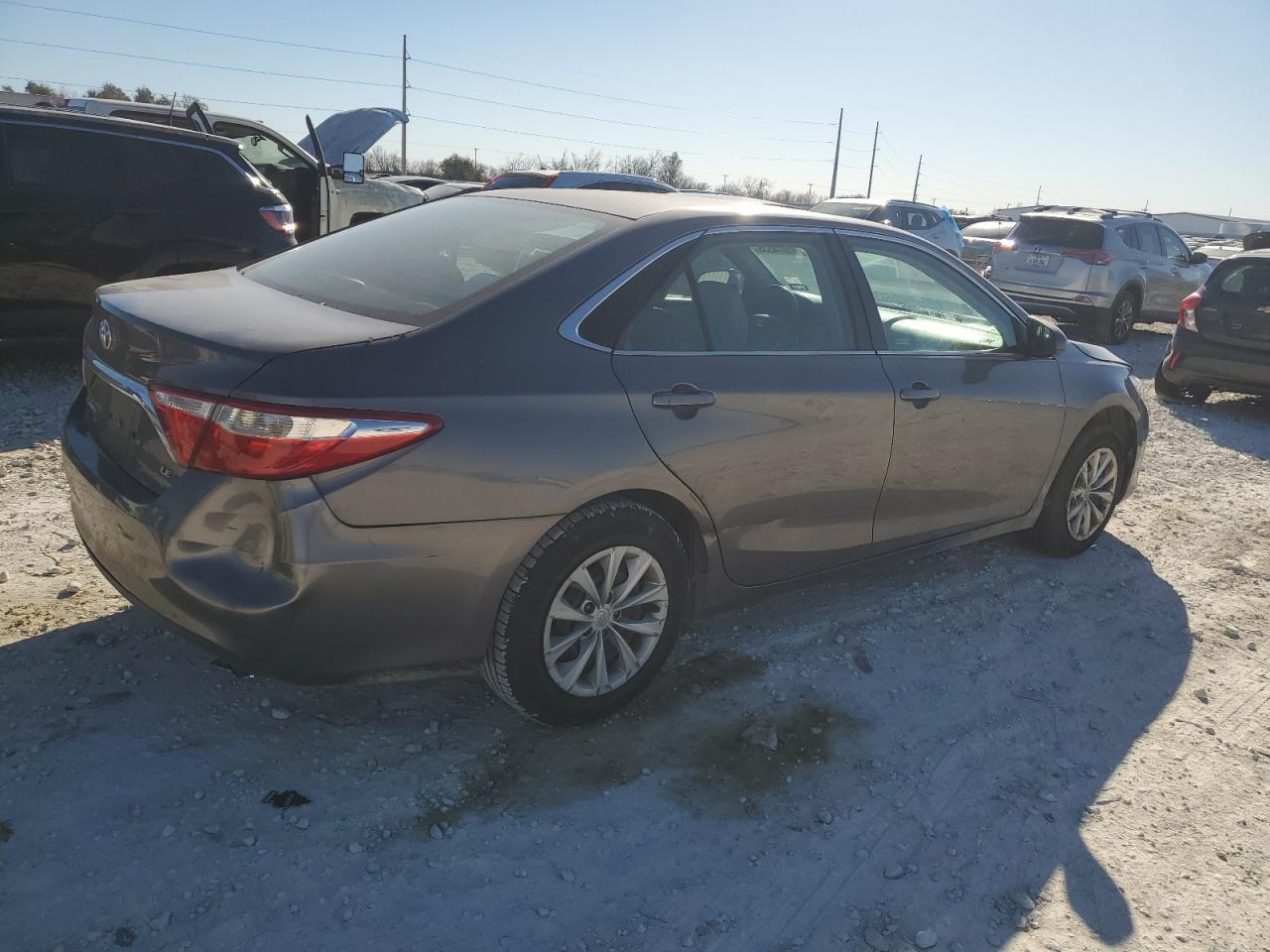 2016 TOYOTA CAMRY LE - Фото 3