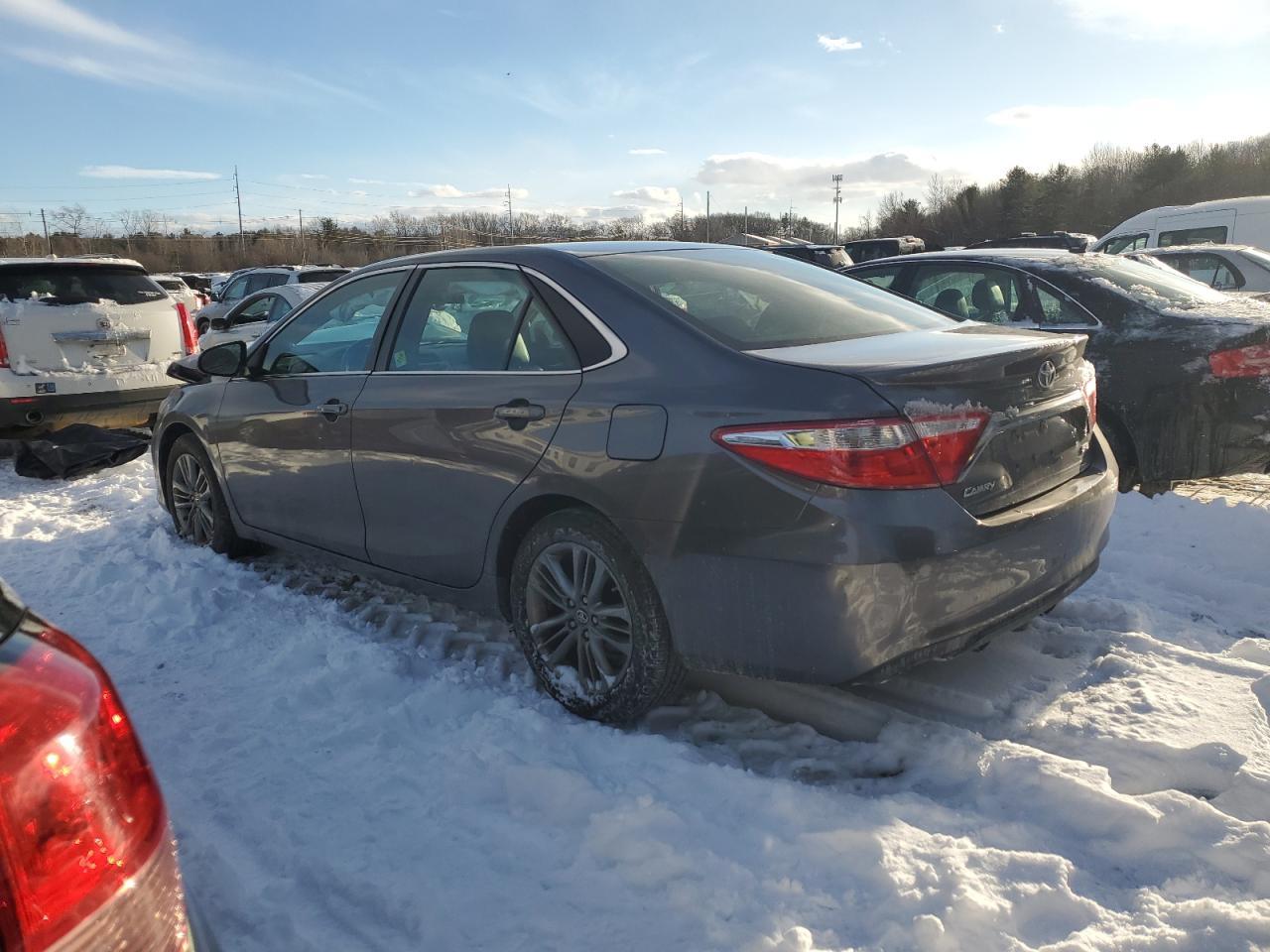 2016 TOYOTA CAMRY LE - Фото 2