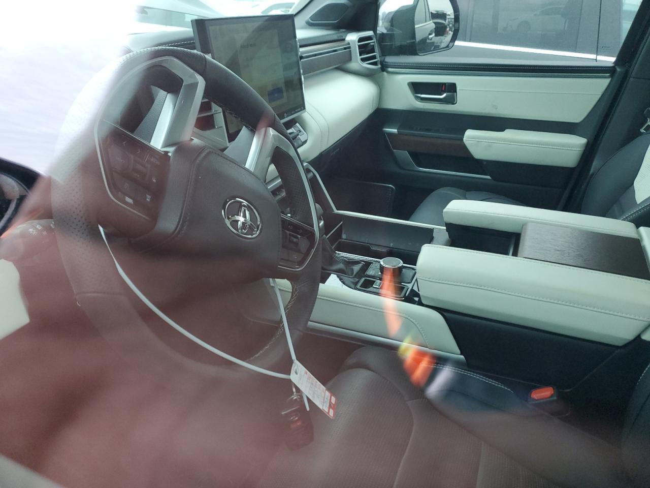 2024 TOYOTA SEQUOIA SR - Image 7