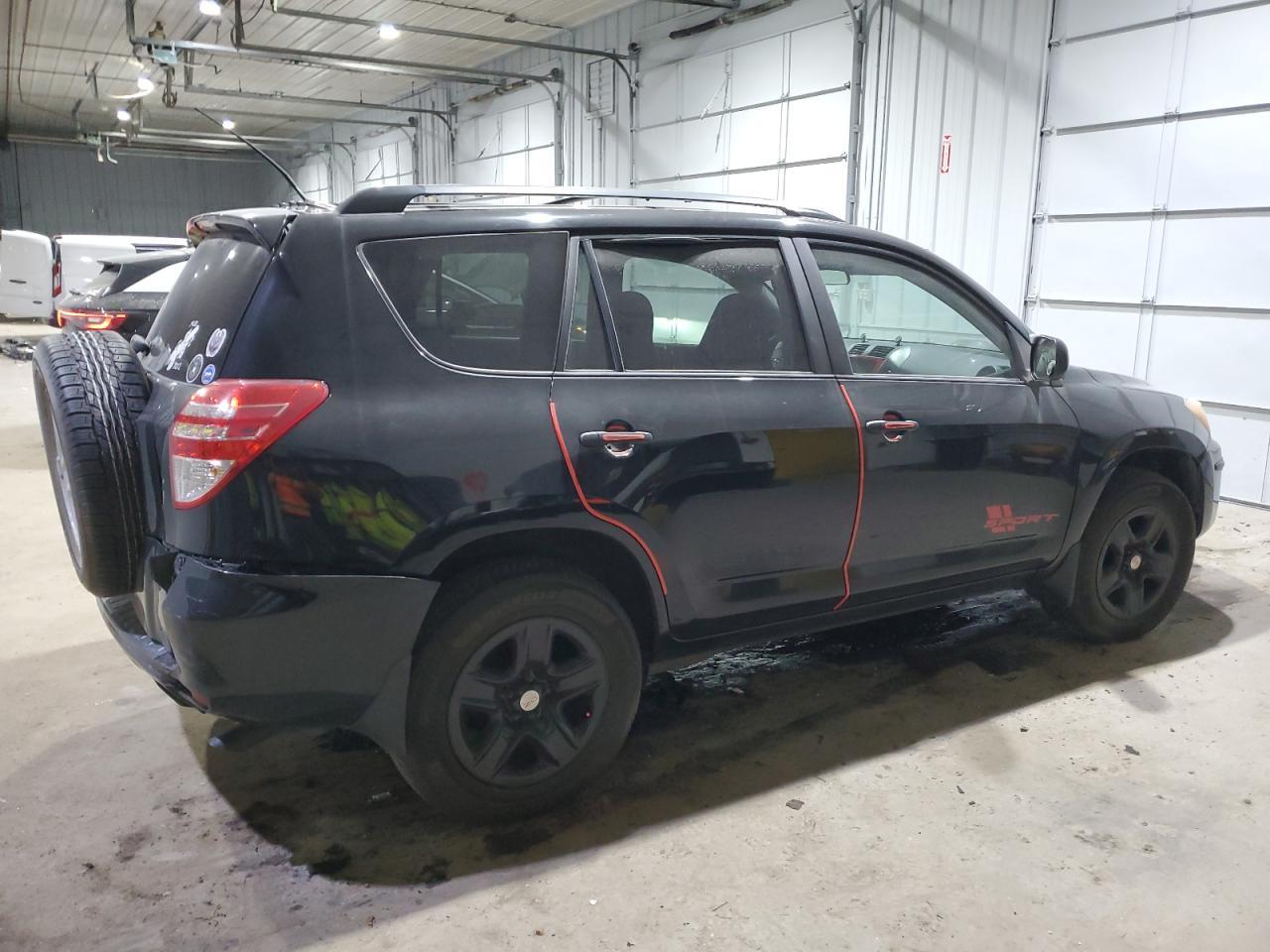 2011 TOYOTA RAV4 - Фото 3