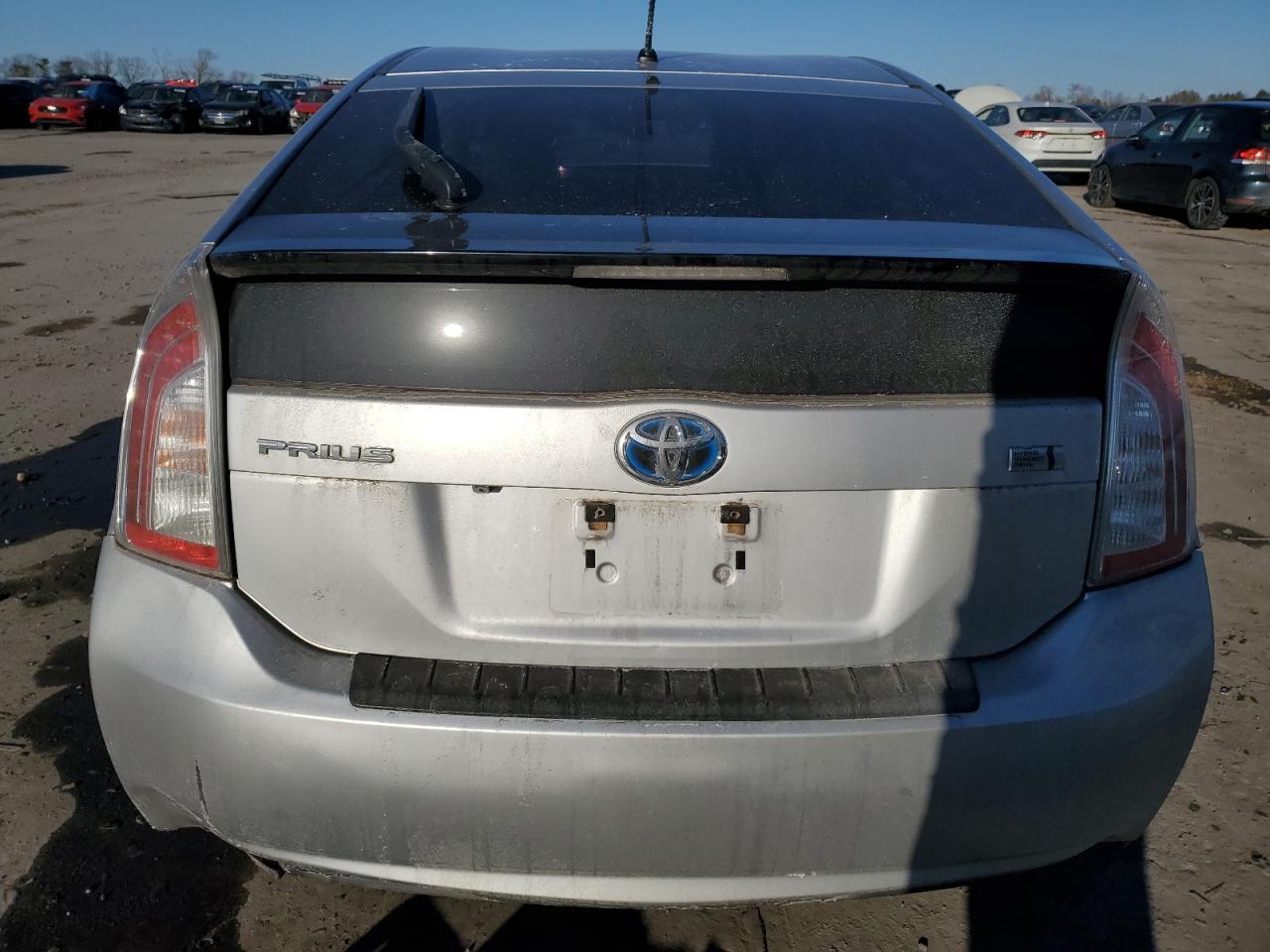 2015 TOYOTA PRIUS - Image 6