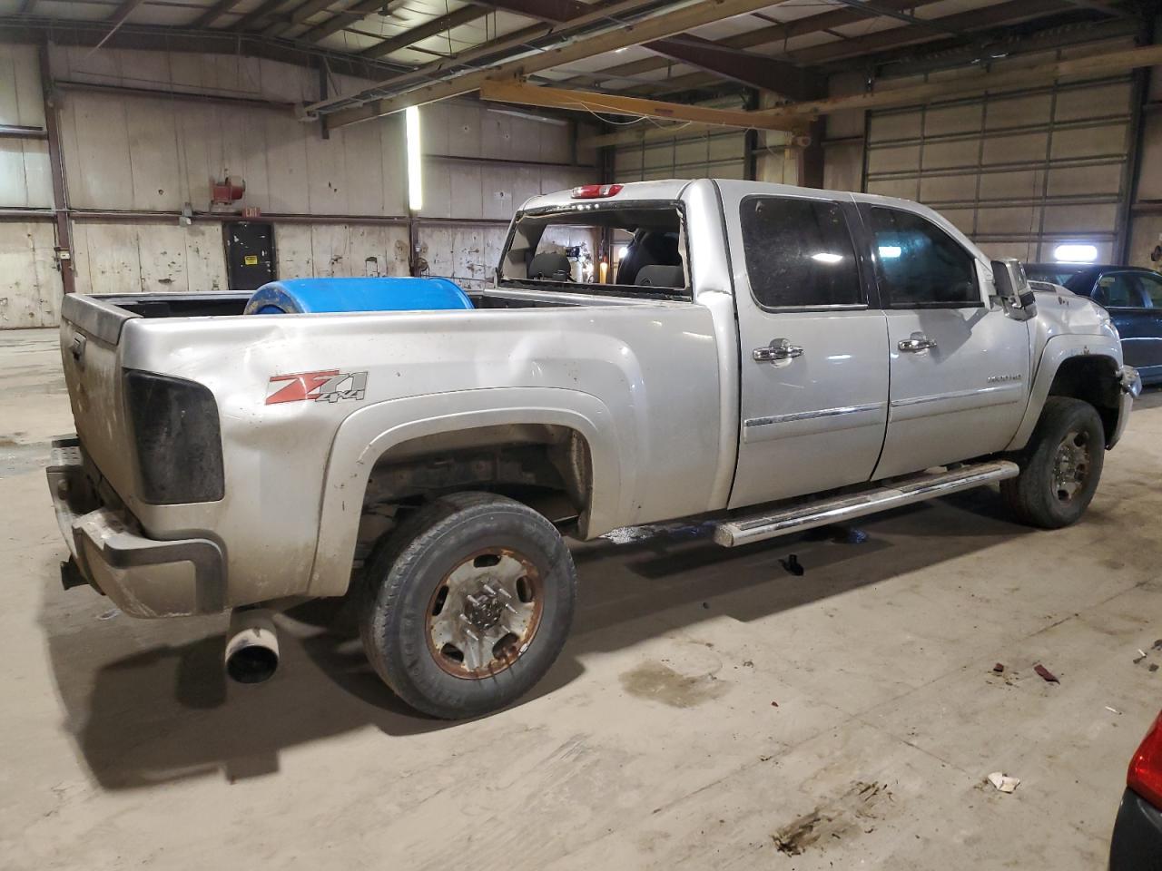 2013 CHEVROLET SILVERADO - Image 3