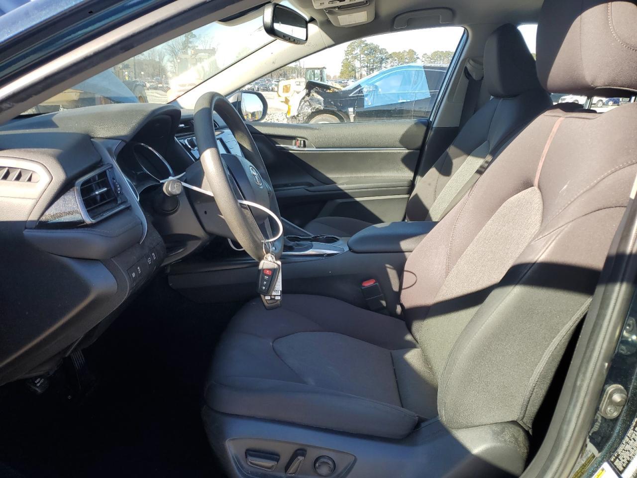 2020 TOYOTA CAMRY LE - Фото 7
