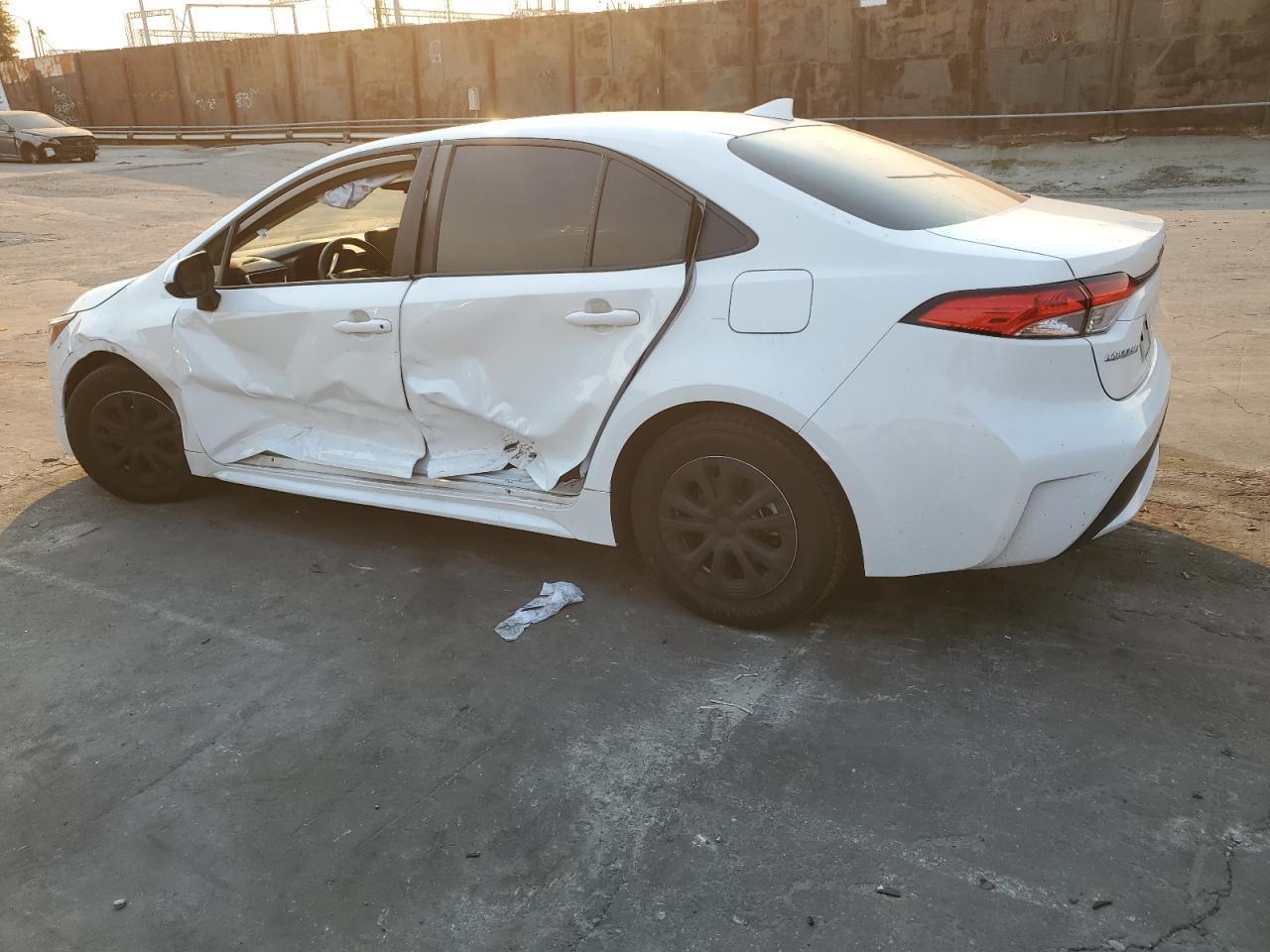 2022 TOYOTA COROLLA LE - Фото 2