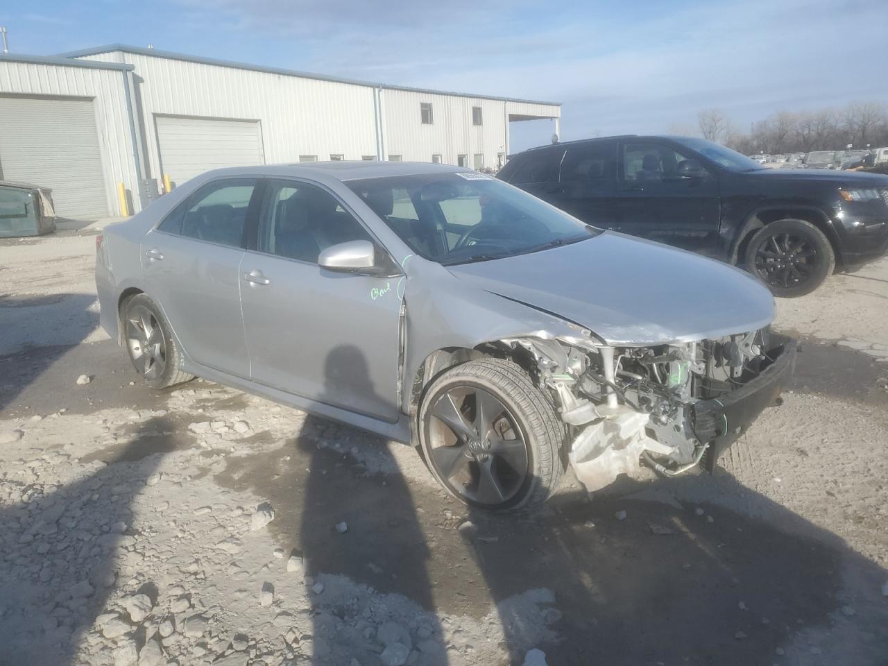 2012 TOYOTA CAMRY SE - Фото 4