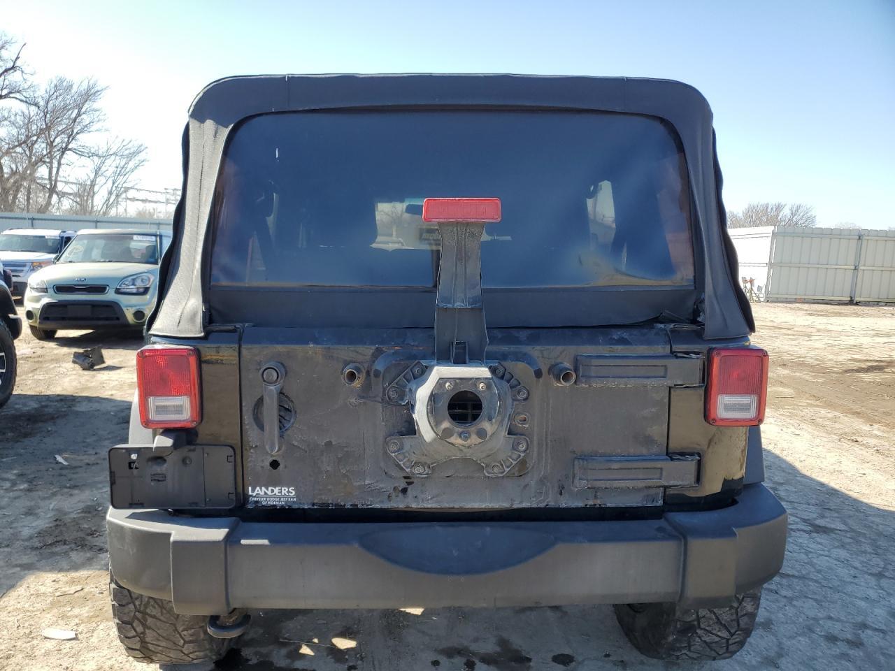 2017 JEEP WRANGLER U - Image 6