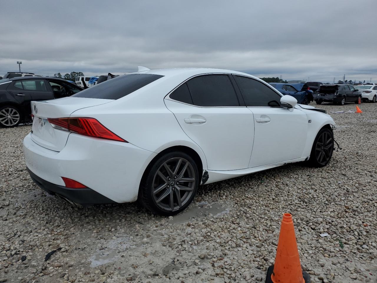2017 LEXUS IS 200T - Image 3