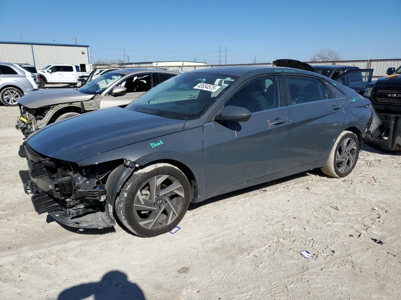 2024 HYUNDAI ELANTRA SE