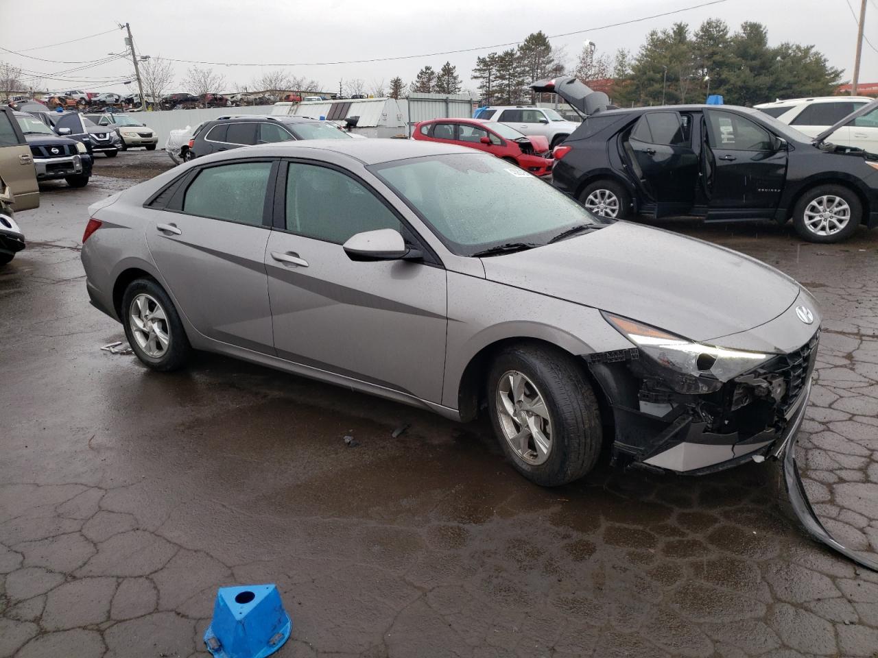 2023 HYUNDAI ELANTRA SE - Фото 4