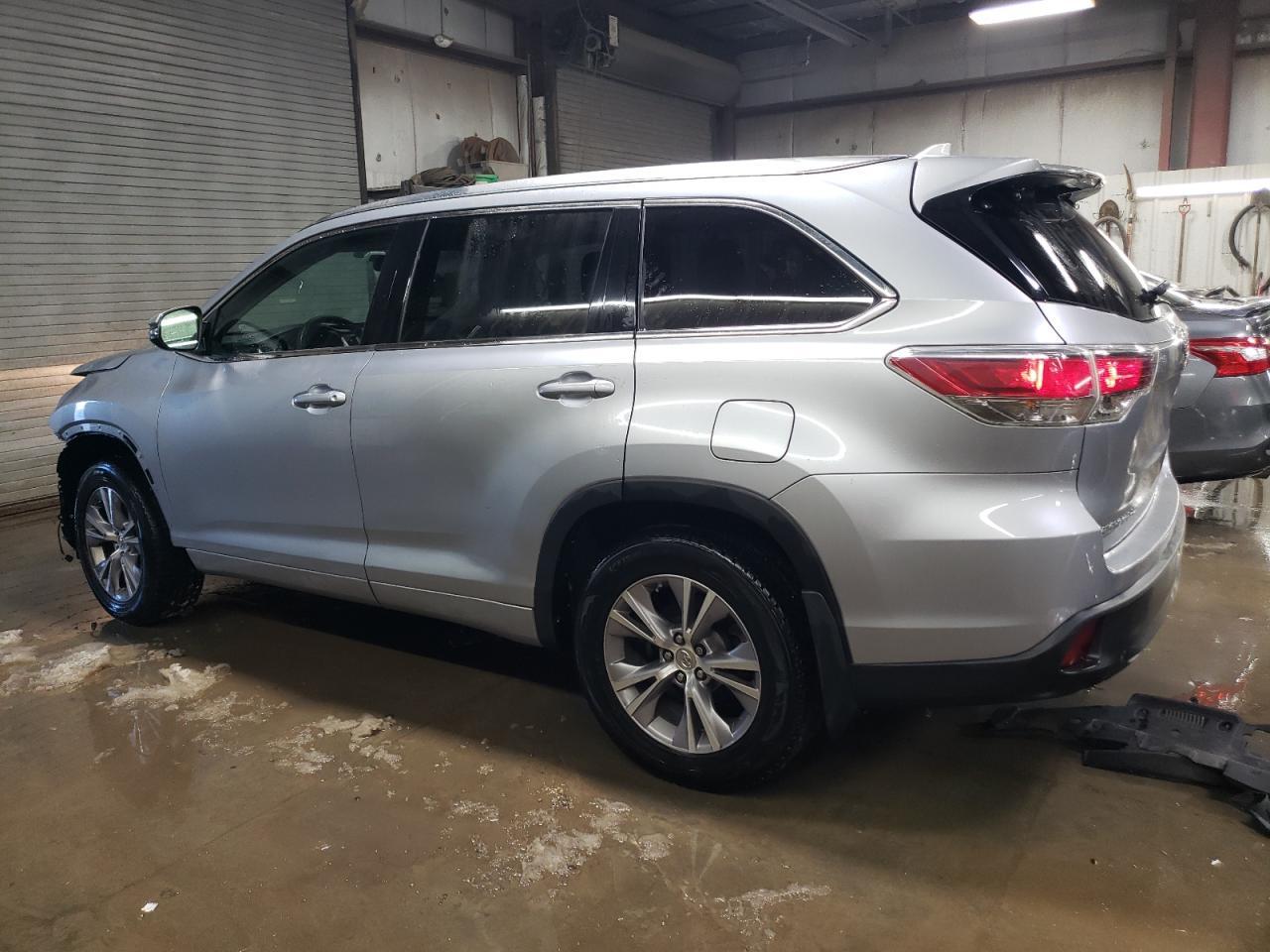 2014 TOYOTA HIGHLANDER - Фото 2