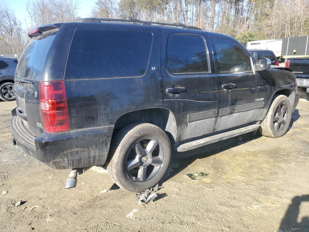 2011 CHEVROLET TAHOE K150 - Фото 3
