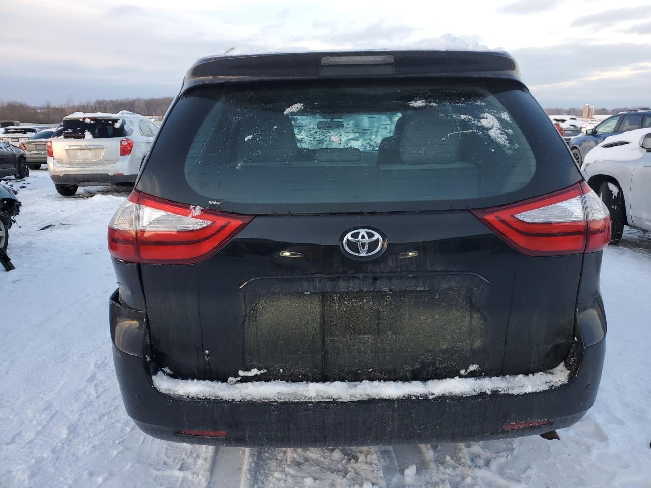 2015 TOYOTA SIENNA XLE - Фото 6