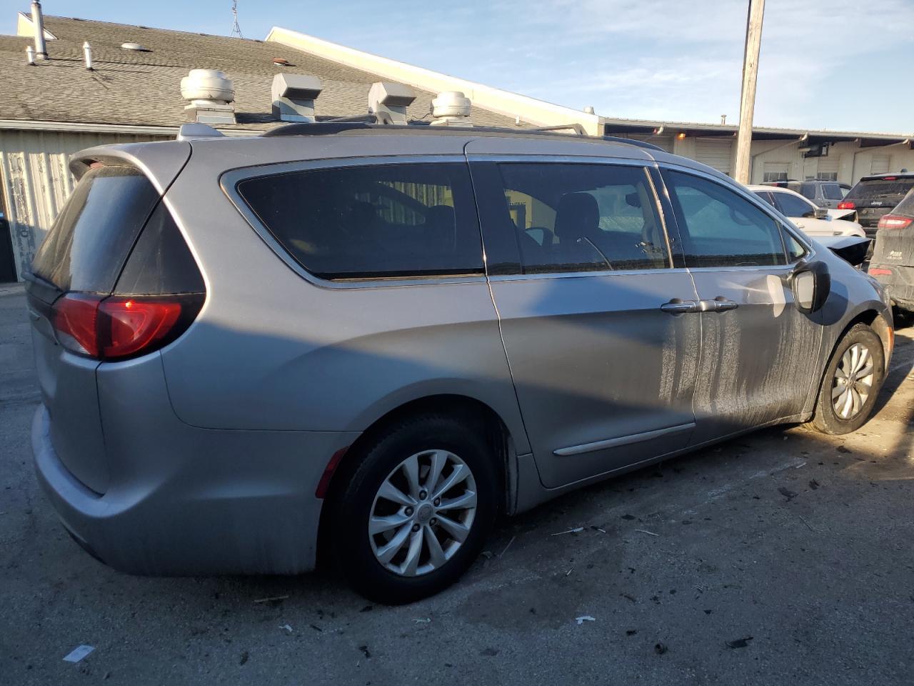 2017 CHRYSLER PACIFICA T - Image 3