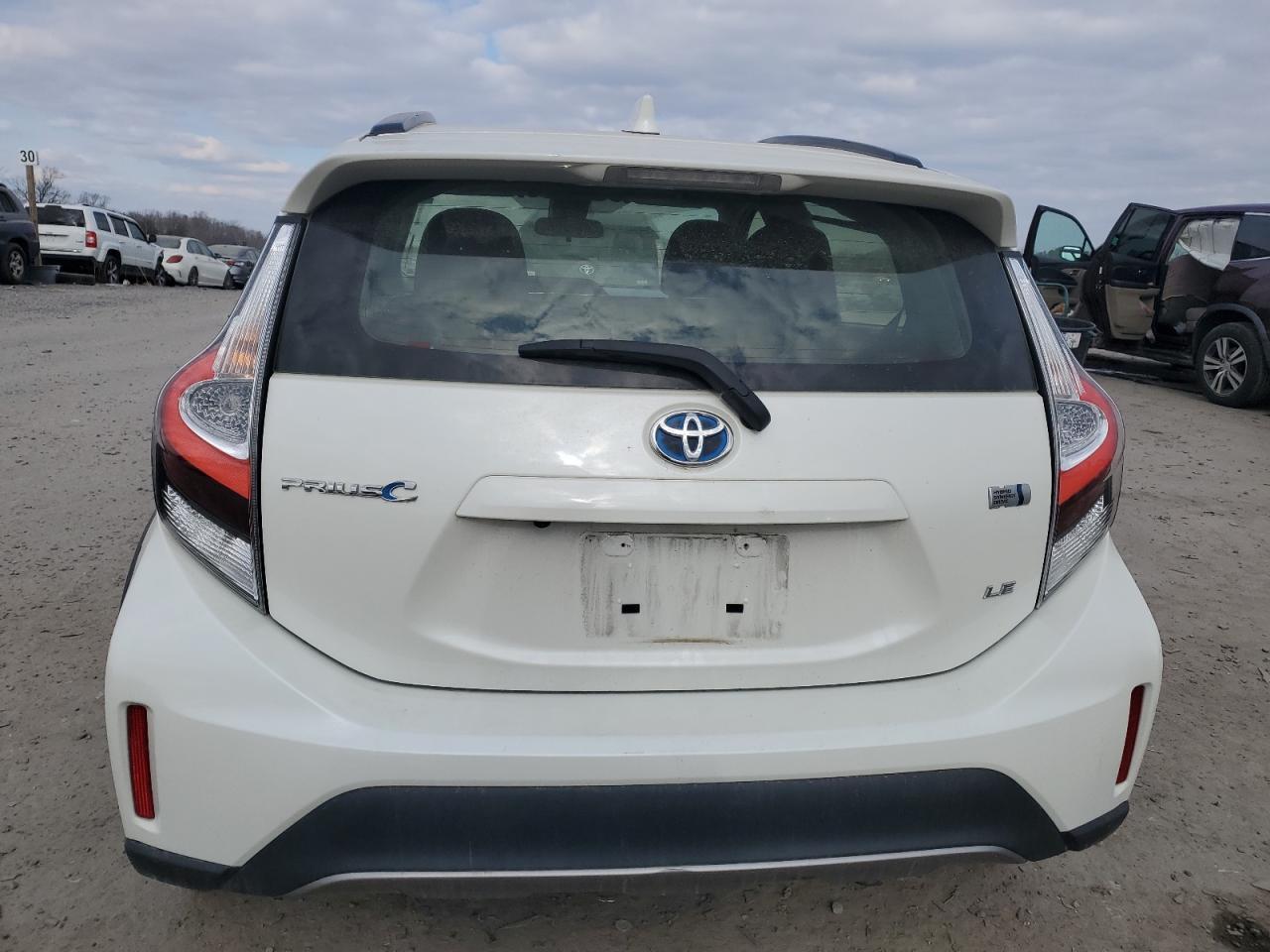 2019 TOYOTA PRIUS C - Image 6
