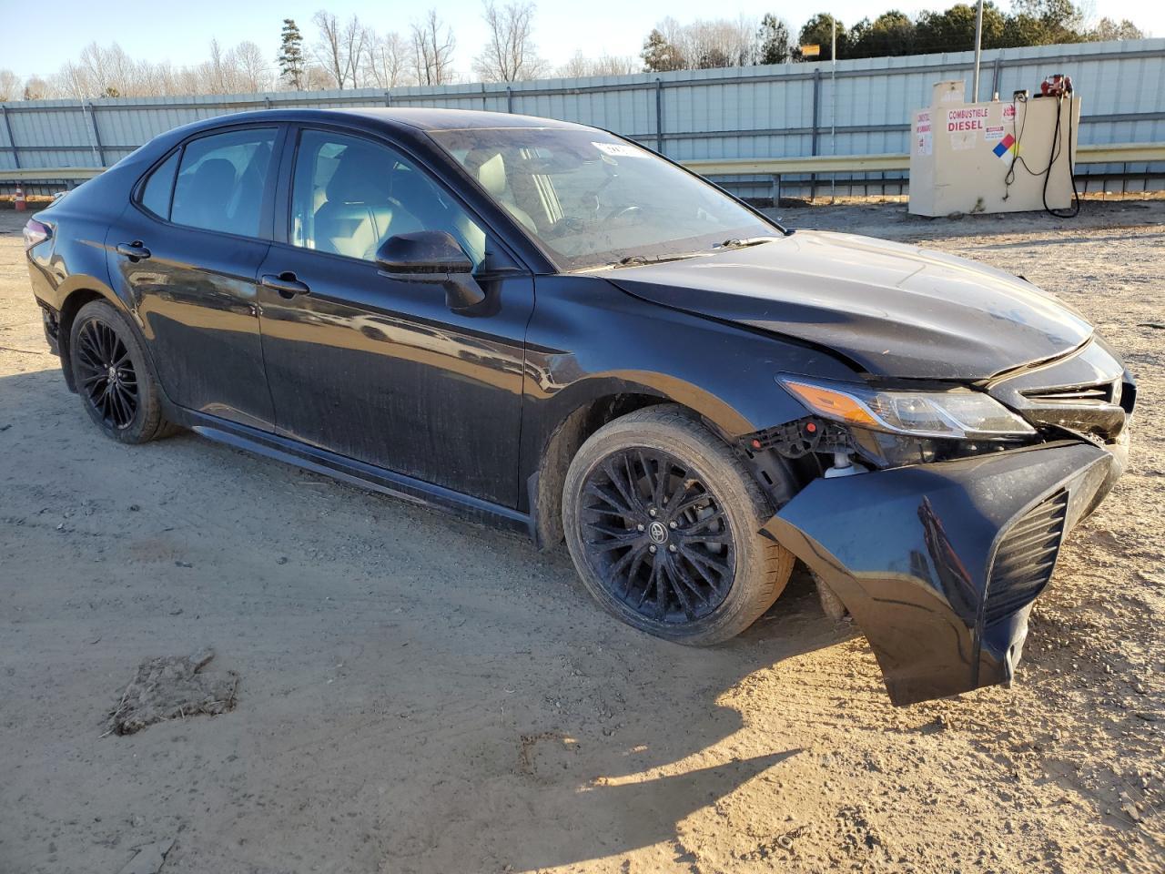 2020 TOYOTA CAMRY SE - Фото 4