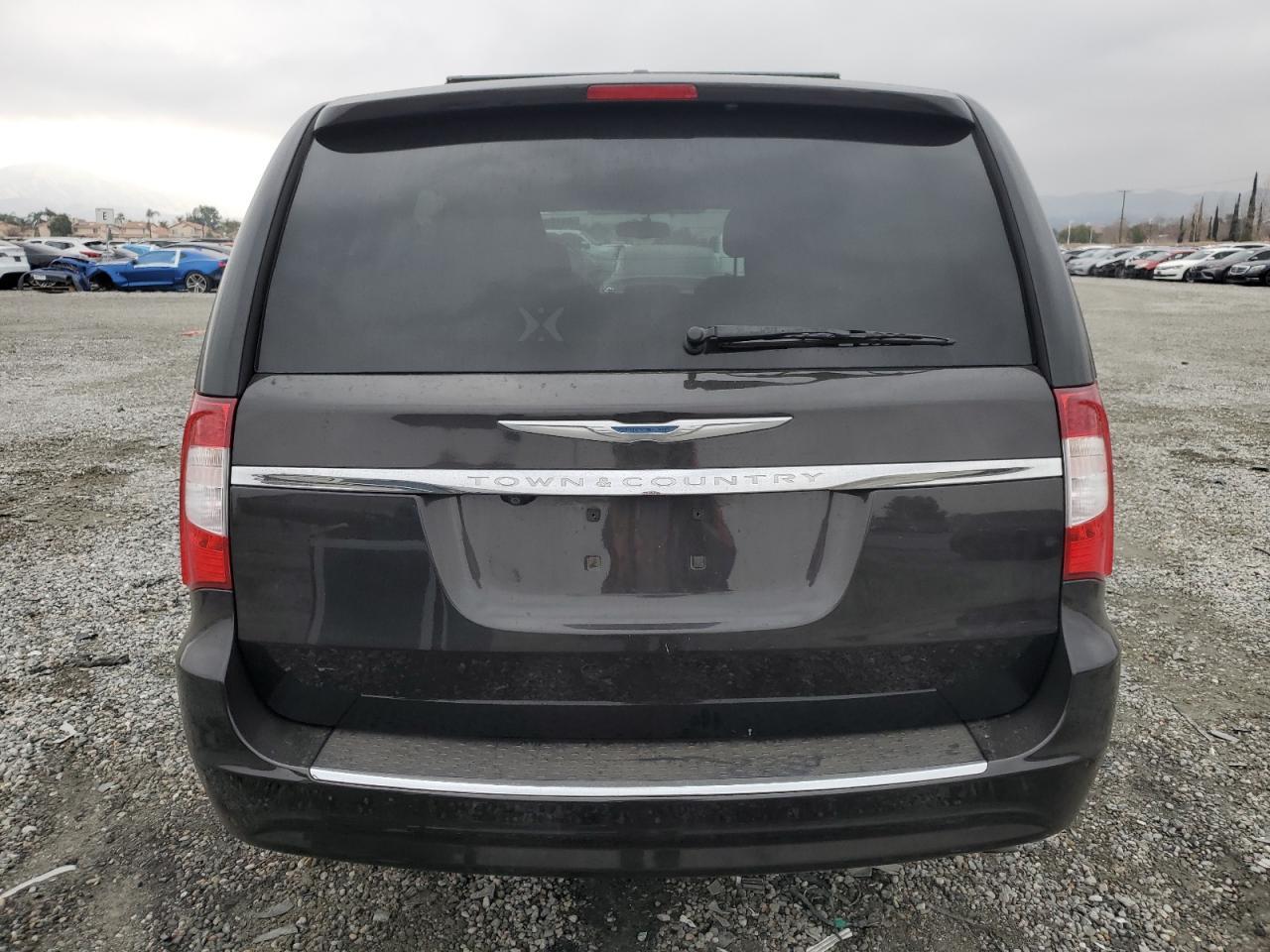 2014 CHRYSLER TOWN & COU - Image 6