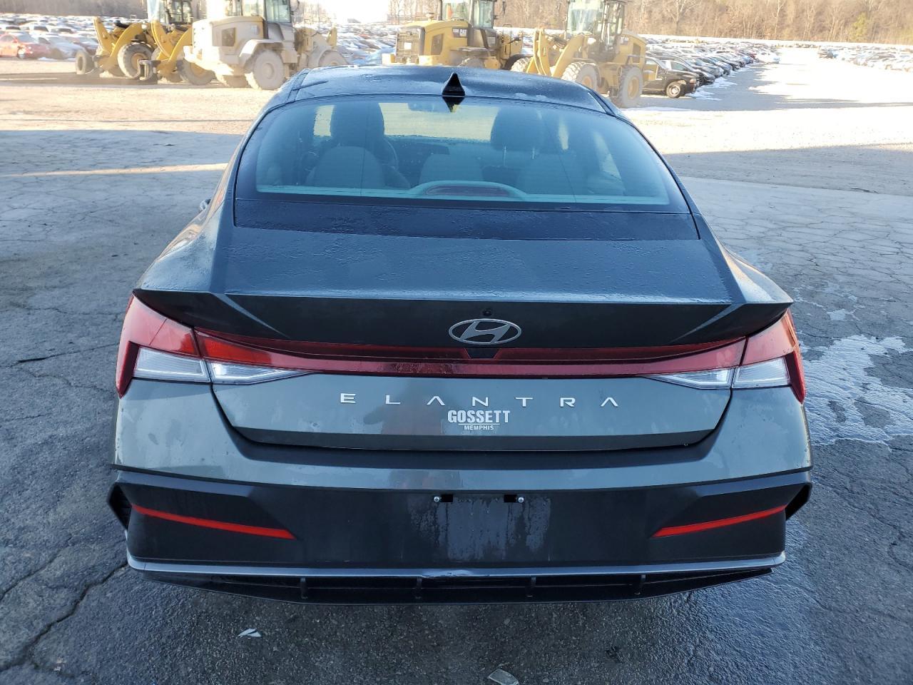 2024 HYUNDAI ELANTRA SE - Фото 6