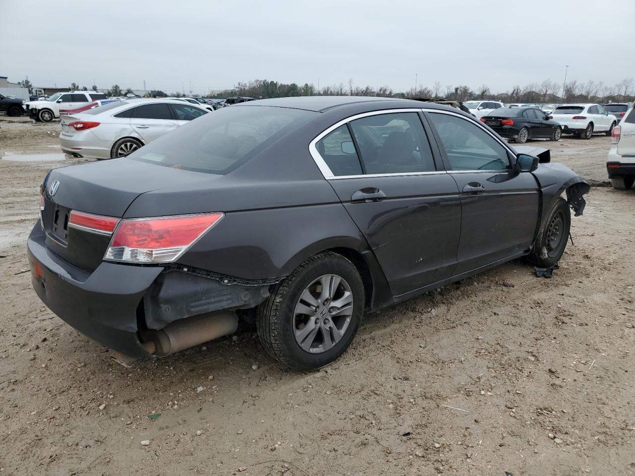 2011 HONDA ACCORD LXP - Image 3