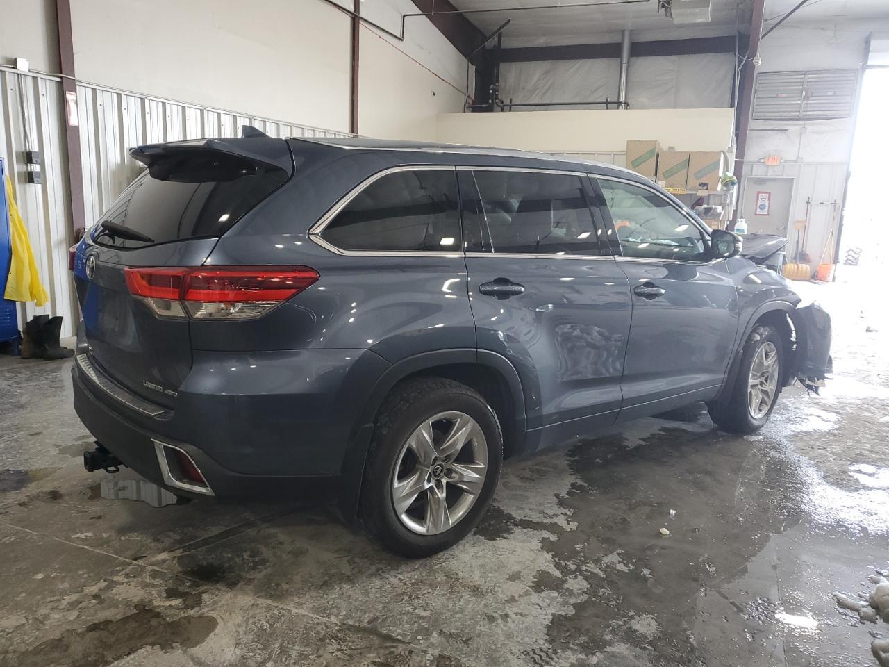 2019 TOYOTA HIGHLANDER - Фото 3