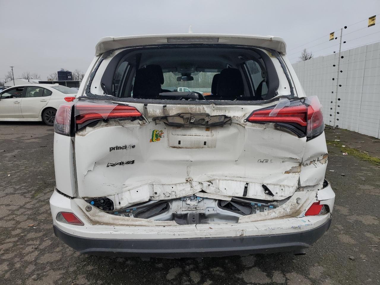 2018 TOYOTA RAV4 LE - Image 6