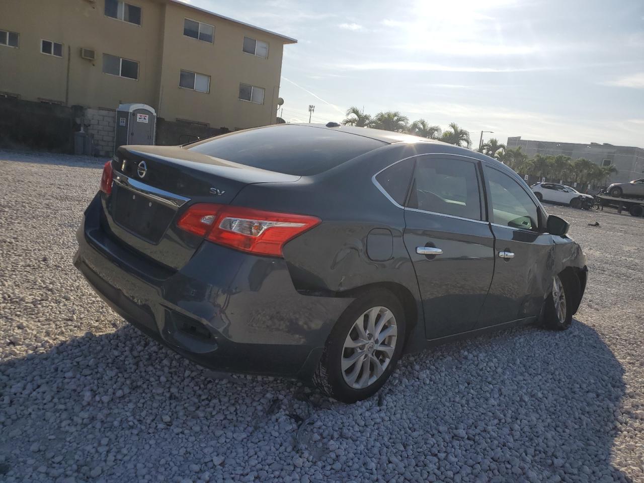 2017 NISSAN SENTRA S - Фото 3