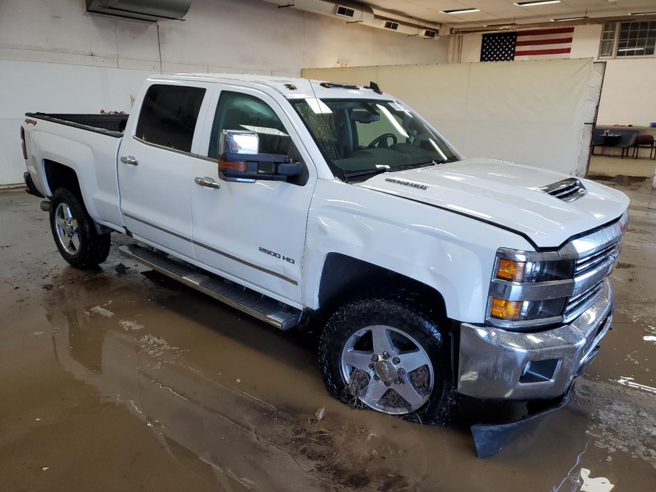 2017 CHEVROLET SILVERADO - Фото 4