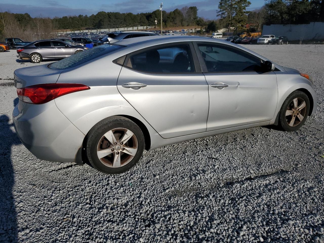 2013 HYUNDAI ELANTRA GL - Image 3