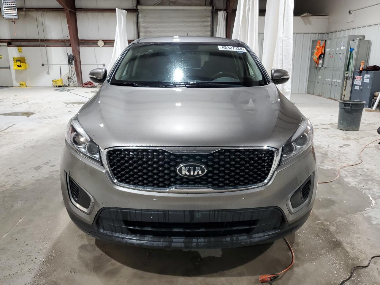 2016 KIA SORENTO LX - Image 5