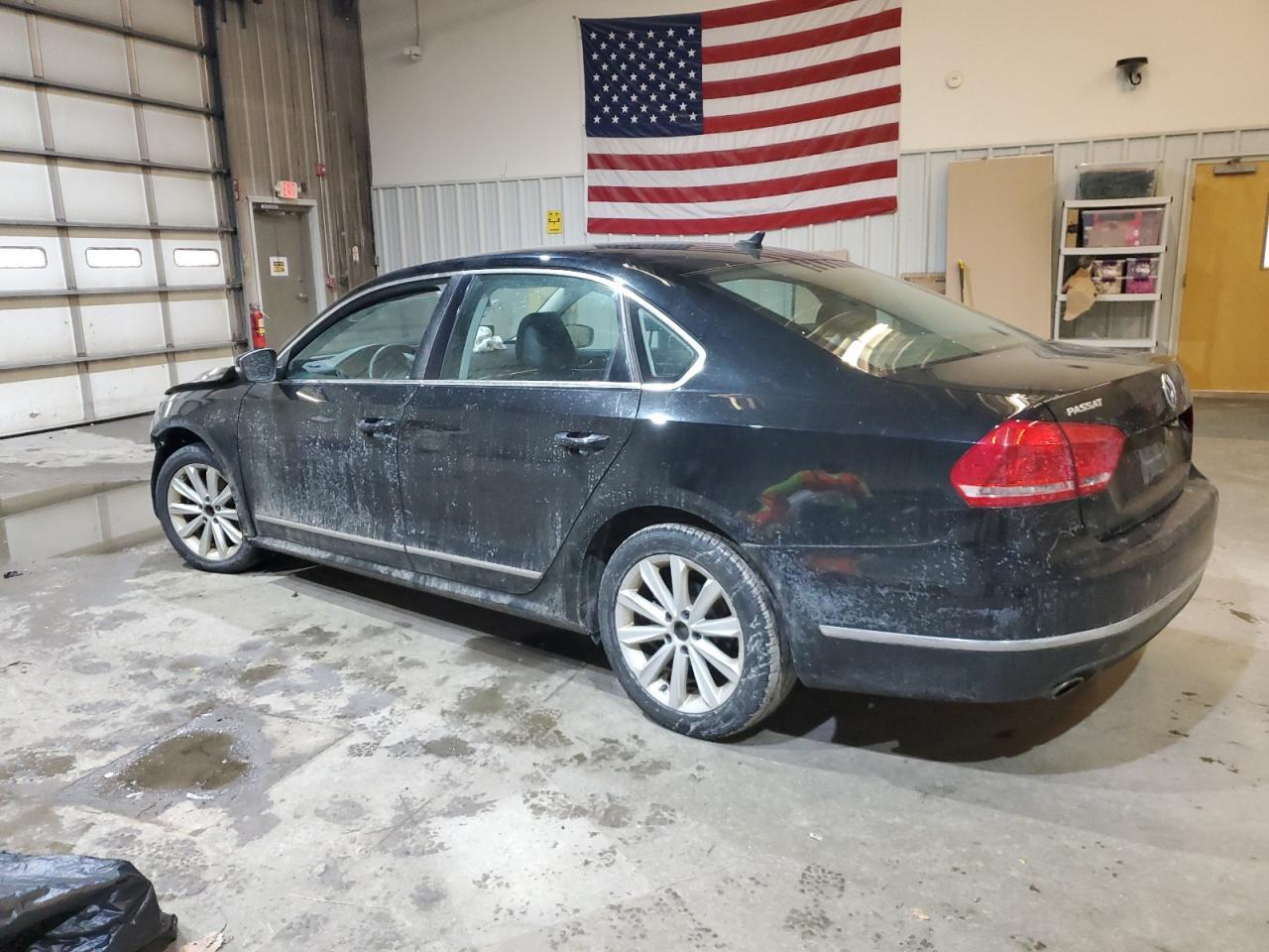 2013 VOLKSWAGEN PASSAT SEL - Image 2