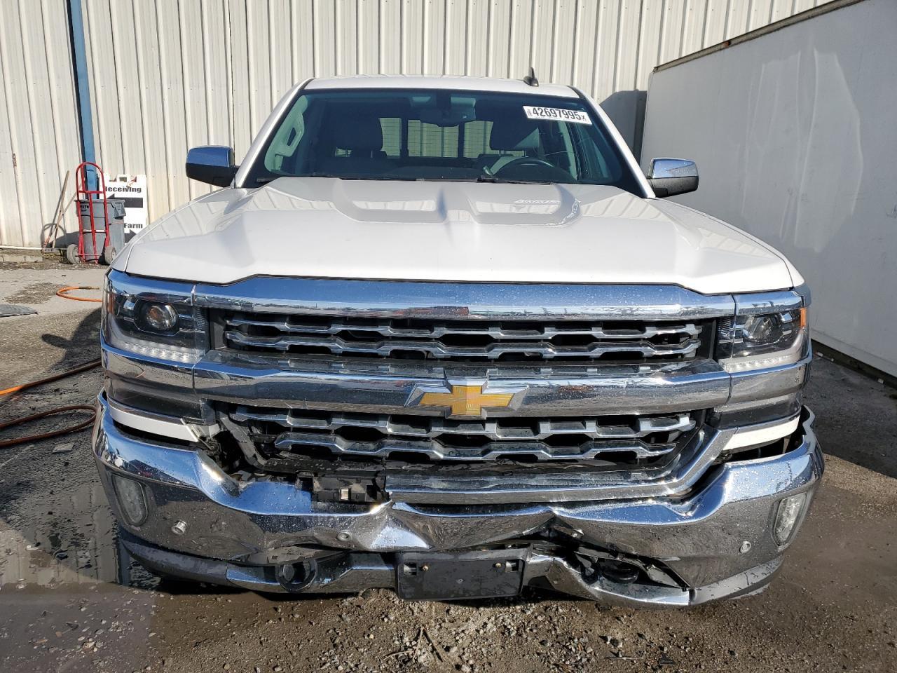 2017 CHEVROLET SILVERADO - Image 5