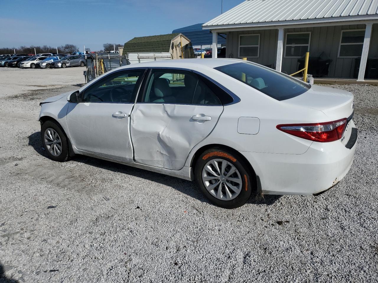 2016 TOYOTA CAMRY LE - Фото 2