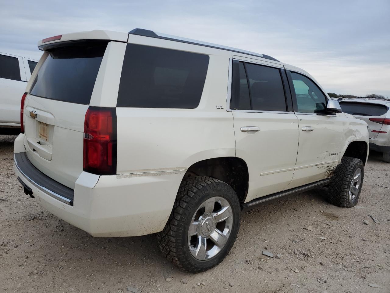 2015 CHEVROLET TAHOE K150 - Фото 3