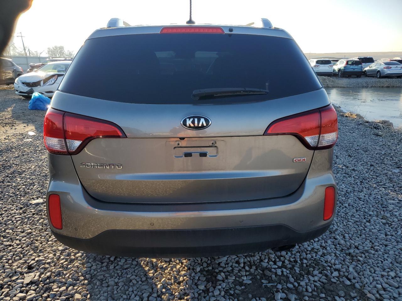 2014 KIA SORENTO LX - Image 6