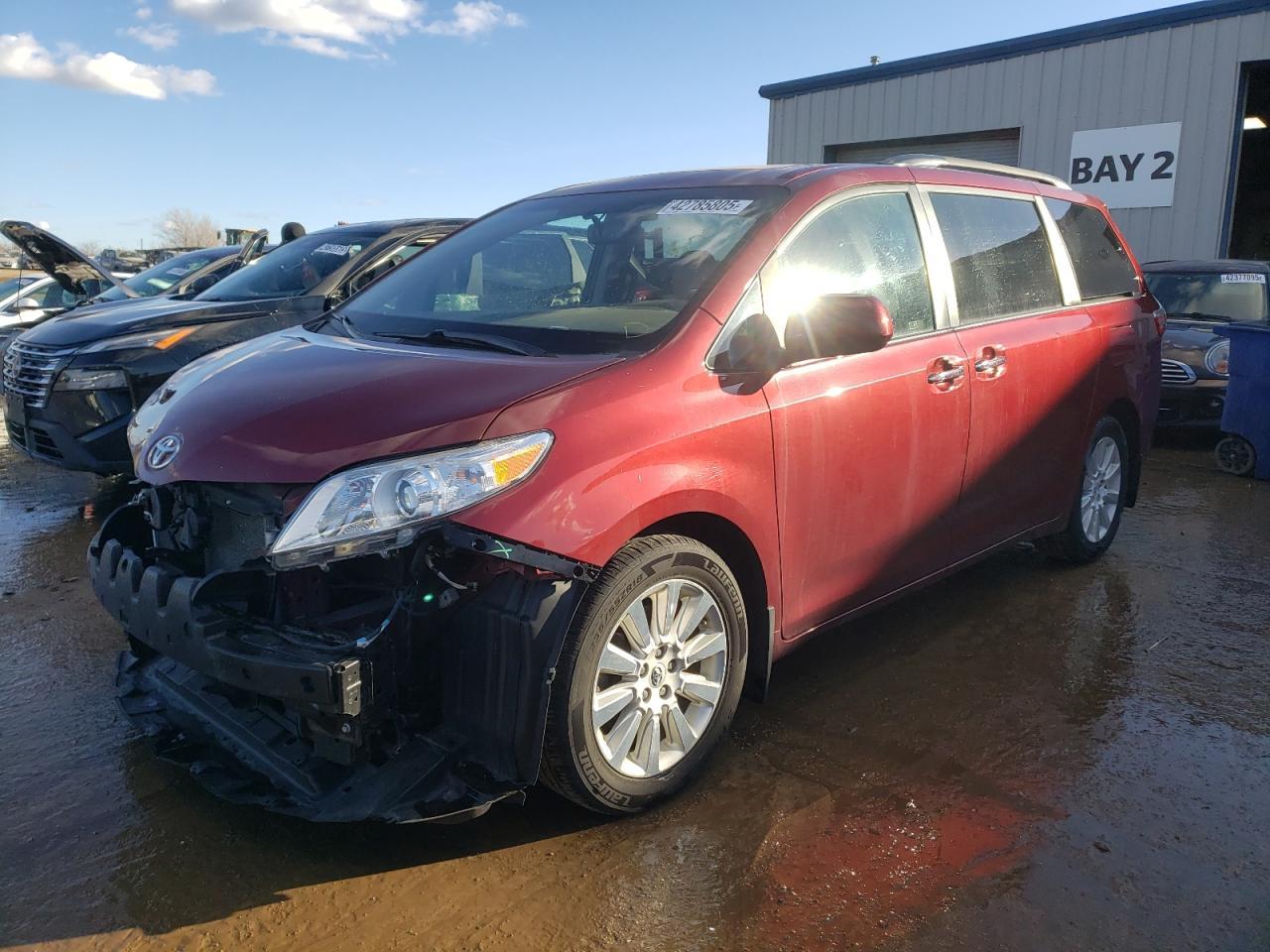 2015 TOYOTA SIENNA XLE