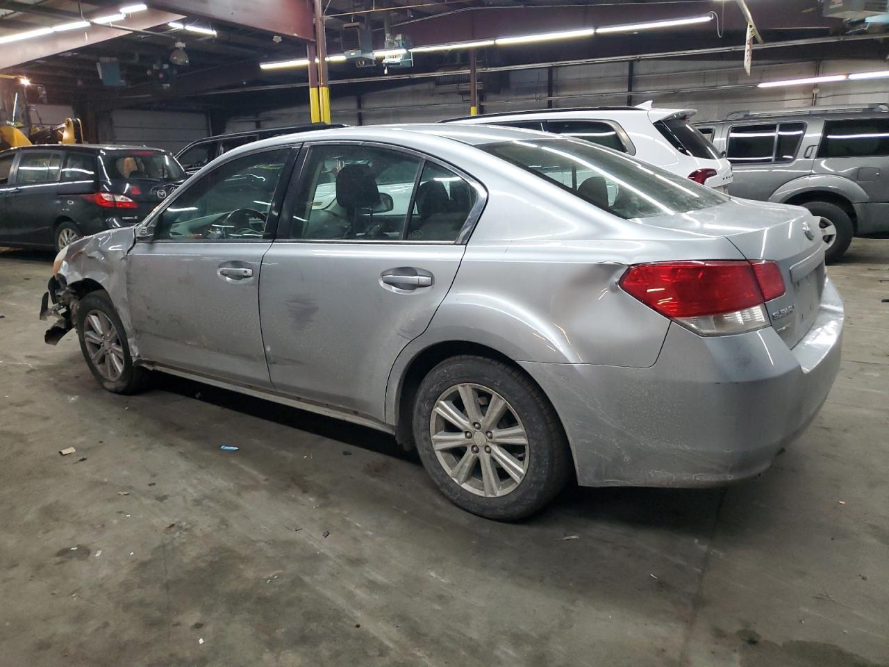 2012 SUBARU LEGACY 2.5 - Image 2