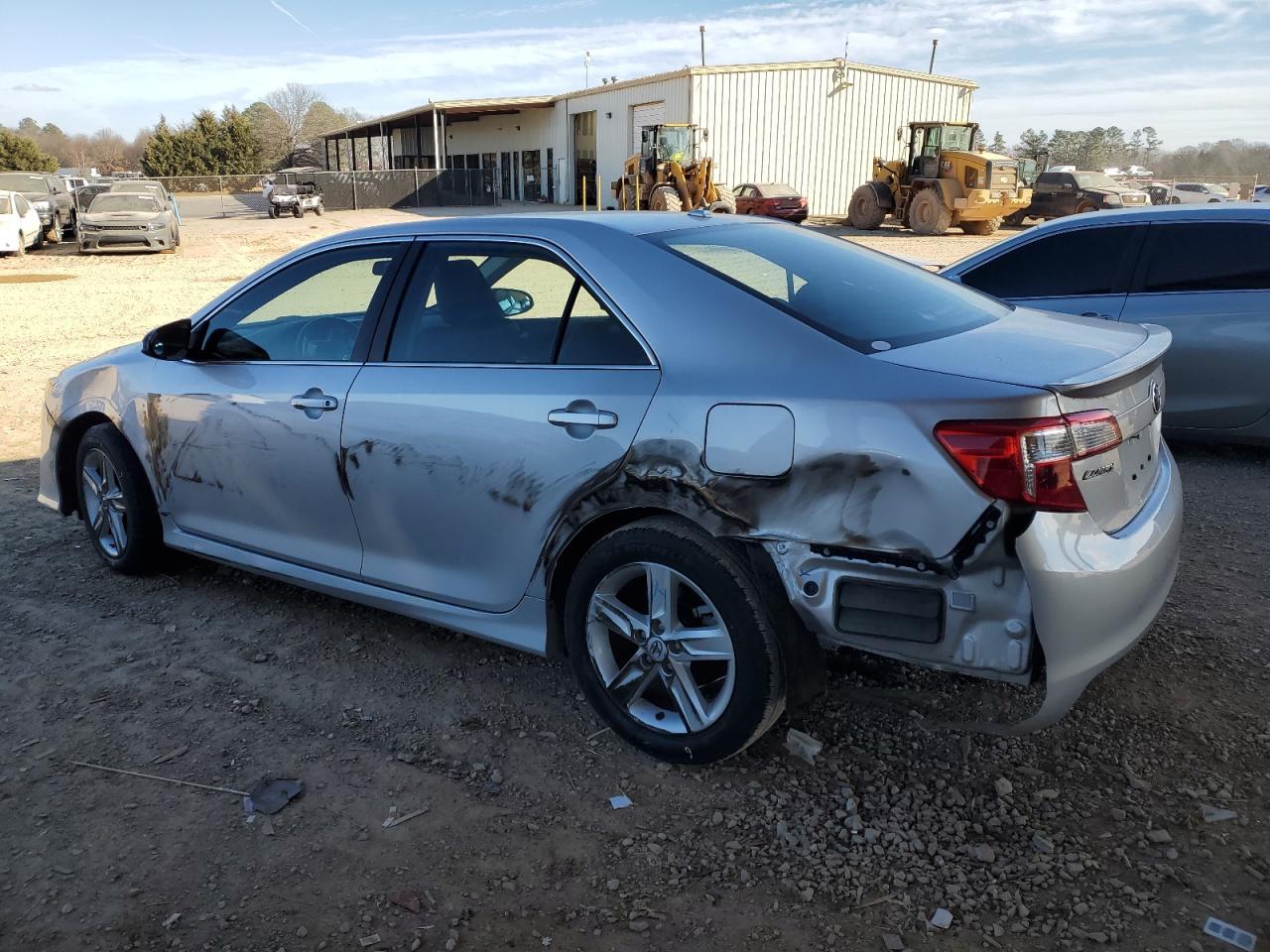 2014 TOYOTA CAMRY L - Фото 2