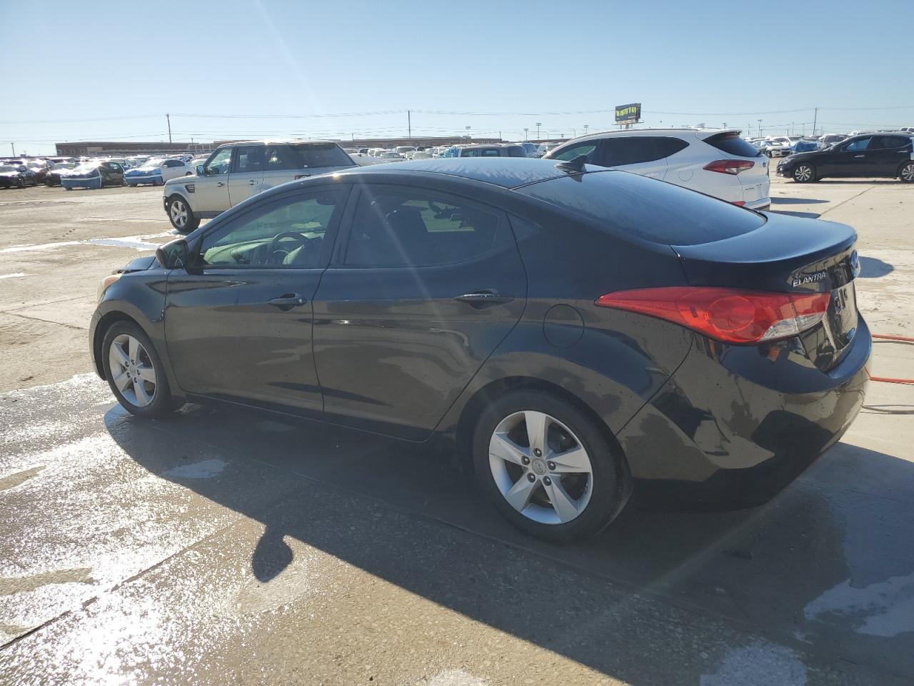 2013 HYUNDAI ELANTRA GL - Image 2
