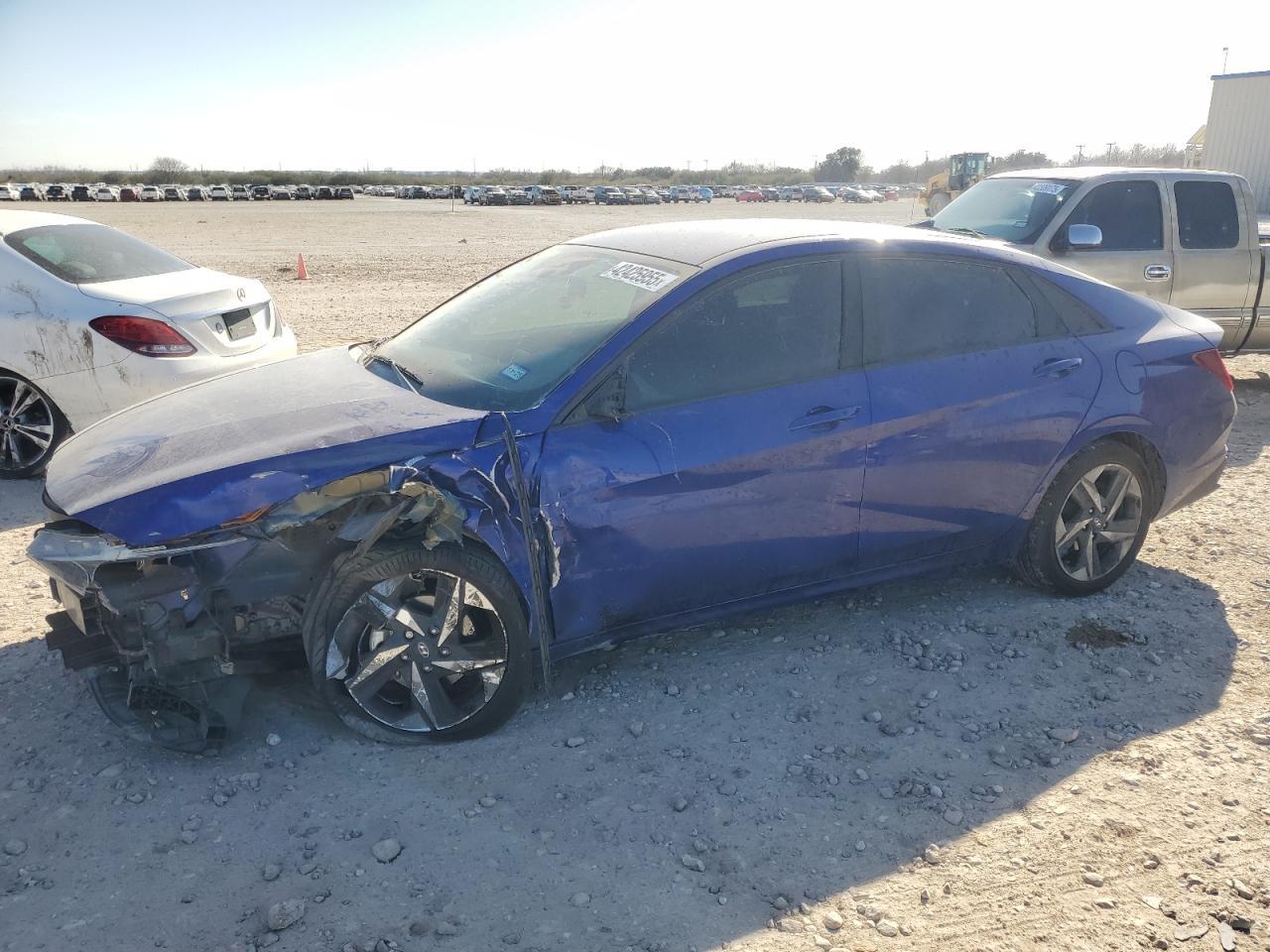 2023 HYUNDAI ELANTRA SE