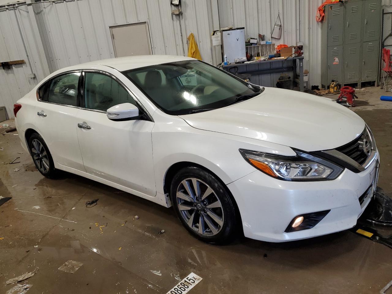 2017 NISSAN ALTIMA 2.5 - Image 4