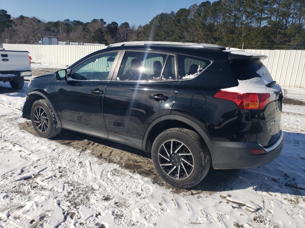 2014 TOYOTA RAV4 LE - Image 2