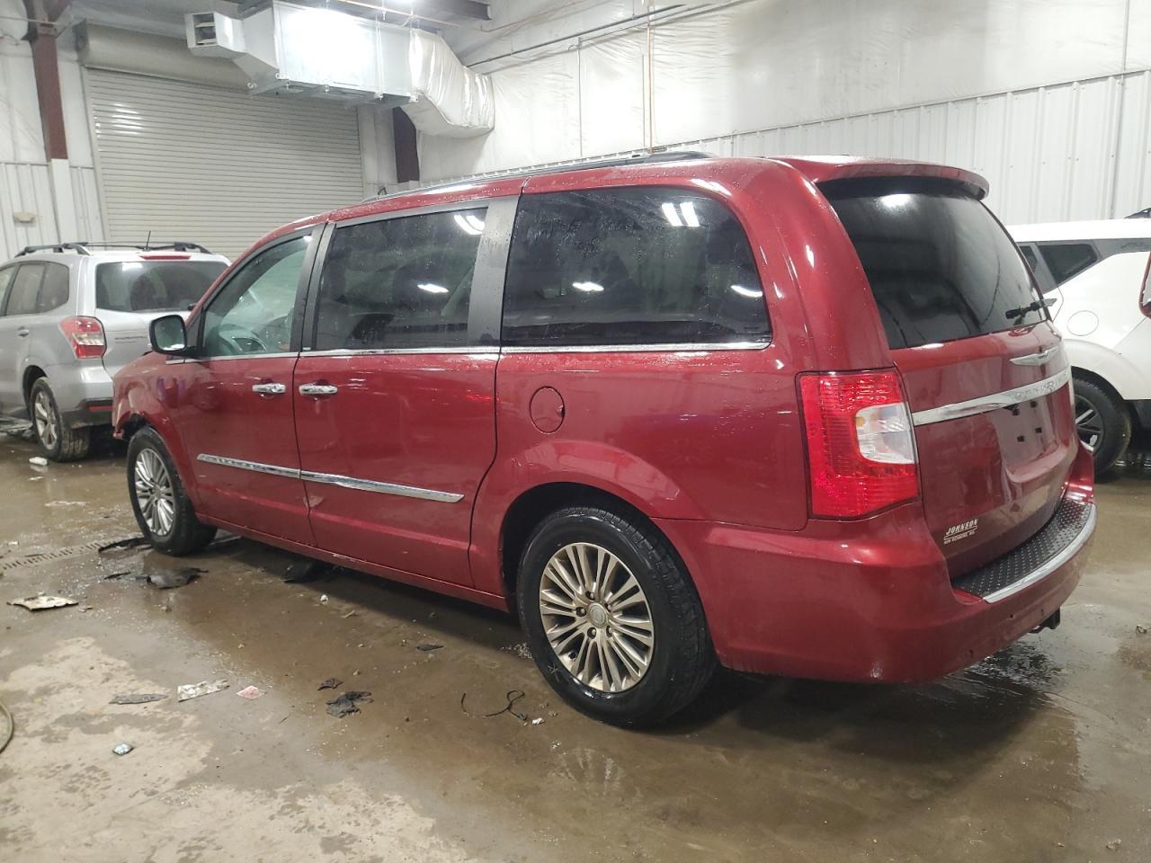 2014 CHRYSLER TOWN & COU - Фото 2