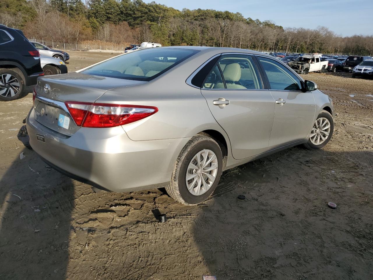 2015 TOYOTA CAMRY LE - Image 3